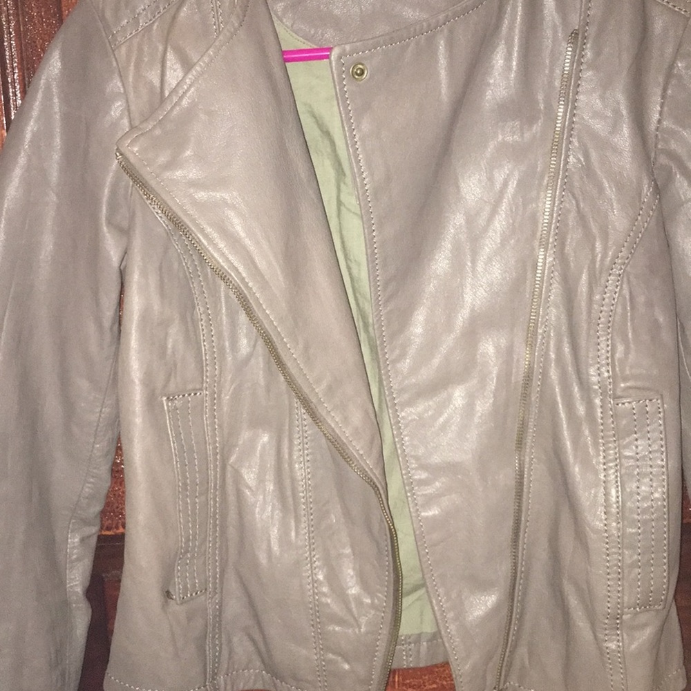 Leather jacket - Picture 2 of 4